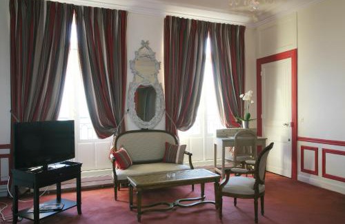 Saint-Germain-en-Laye Hotel | Pavillon Henri IV Hotel Restaurant Gastronomique Terrasse