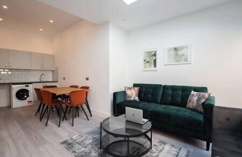 Holland Park Apartment | PBC | Studio Apt in Richmond (RICH3)