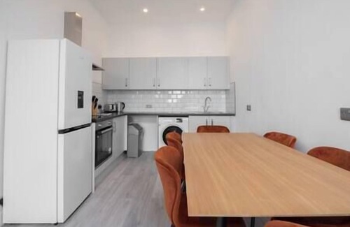 Holland Park Apartment | PBC | Studio Apt in Richmond (RICH3)