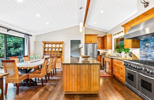 Lake Toxaway House | Peace and Seclusion - at Pair-A-Dice Cove in Beautiful Lake Toxaway.