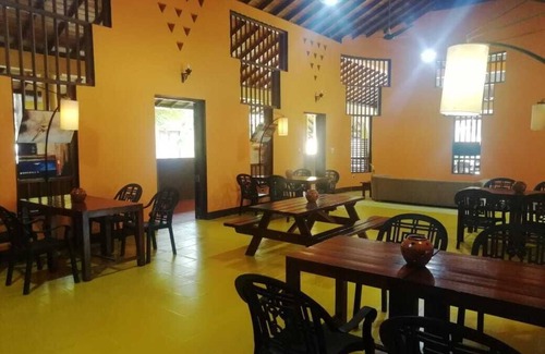 Negombo Villa | peace full place for family/20 mints from beach