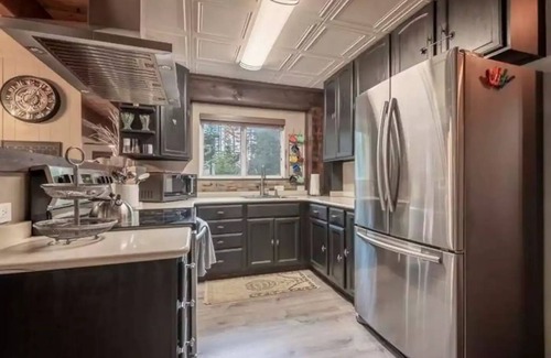 Pla-Vada Woodlands Cabin | Peace In the Pines, a multi family, kid friendly cabin near River & Donner Lake