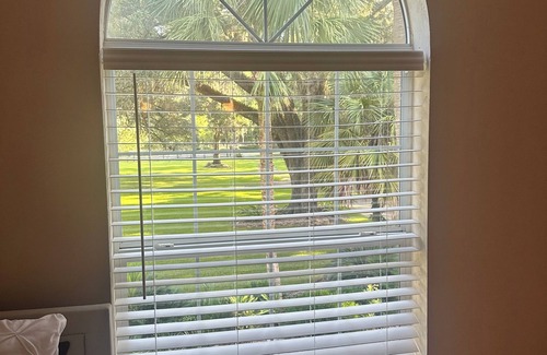 Alachua Apartment | Peaceful 1 bdrm apartment overlooking beautiful live oaks on 5 acre property.