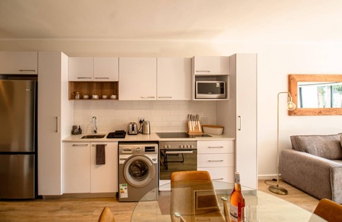 George Central Apartment | Peaceful 2BR Apartment in George with Views