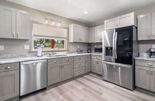 Summerfield House | Peaceful and Private Lake Weir Home