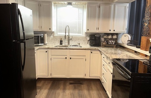 Benton Cabin | Peaceful and secluded getaway in Saline County