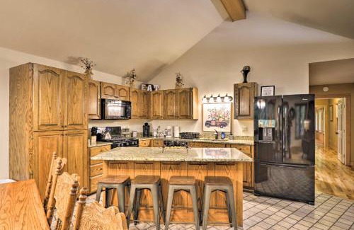 Rising Fawn House | Peaceful and Secluded Home with Private Fire Pit!