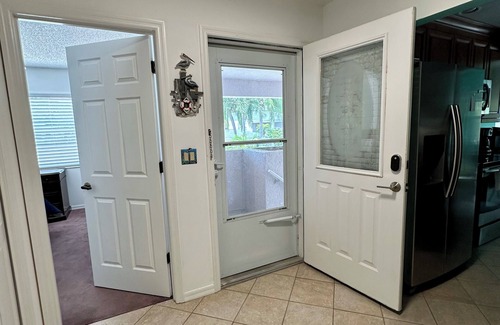 Braden River Condo | Peaceful and Spacious Sarasota Meadows Getaway! 2Bed/2Bath Upper Condo w/Pool