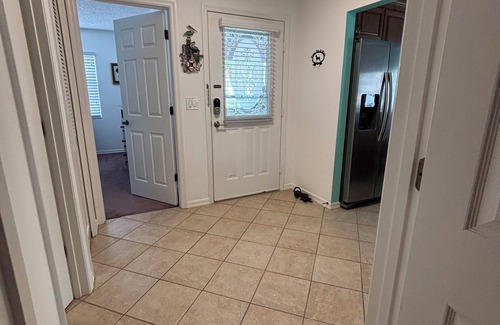 Braden River Condo | Peaceful and Spacious Sarasota Meadows Getaway! 2Bed/2Bath Upper Condo w/Pool