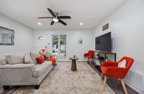 Columbus Apartment | Peaceful APT by Lakebottom w Arcade 8mi Ft Moore