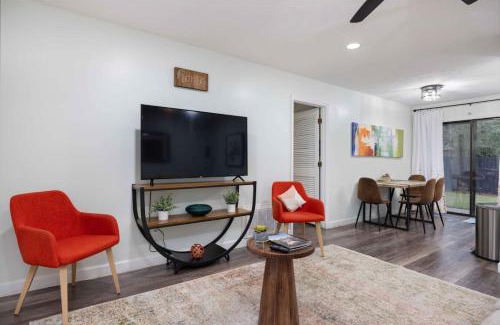 Columbus Apartment | Peaceful APT by Lakebottom w Arcade 8mi Ft Moore