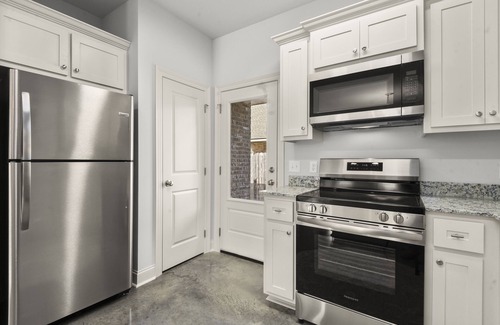 Walker Apartment | Peaceful & Convenient 2 Bed 2 Bath Apartment for you short/mid term cirucmstance