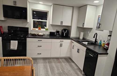 Trinidad Apartment | Peaceful, Cozy 2-bedroom apartment in Trinidad with WiFi, great music.