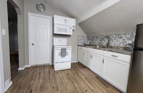 Zephyrhills Apartment | Peaceful, Family-sized Suite, Pool, Hot Tub, Camp Fire, Enormous Backyard!