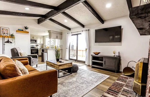 Gretna House | Peaceful Getaway with Fun for All! 5 min to I-80!