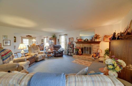 Almo House | Peaceful Hazel Cottage with Deck and Yard!