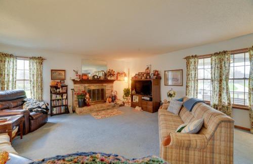 Almo House | Peaceful Hazel Cottage with Deck and Yard!