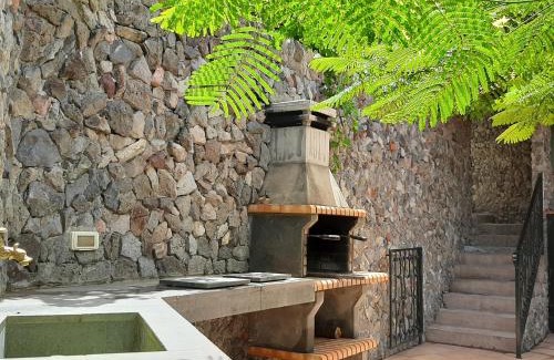 Valsequillo de Gran Canaria House | Peaceful house set on a vineyard & work friendly
