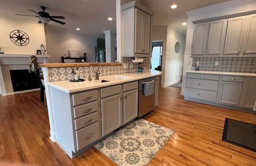 Laurens House | Peaceful Lake House with 2 Master Suites Only 15min from Fountain Inn or Laurens