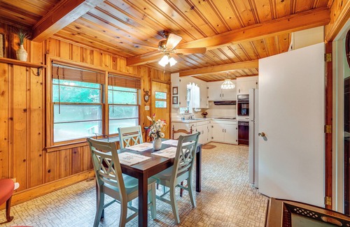 Lumberton House | Peaceful Lumberton Home - 7 Mi to Dtwn Riverwalk!