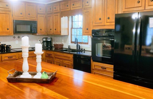 Milton Apartment | Peaceful, Luxurious Apartment in Wooded Milton Home