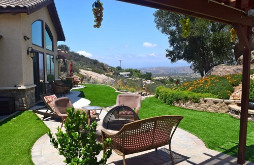 Ramona House | Peaceful Luxurious Country Estate close to Beaches, Golf and Vacation Attraction