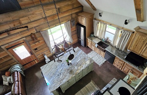Cotter Cabin | Peaceful luxury cabin in charming Cotter, two miles from Wild Cat boat launch.