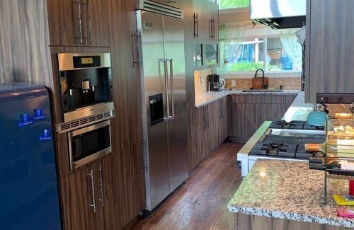 Putnam House | Peaceful Magnolia Cottage