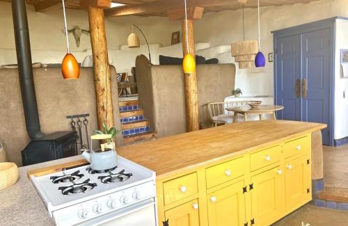 Valdez House | Peaceful Mt Top Earthship Retreat with Sauna & Views