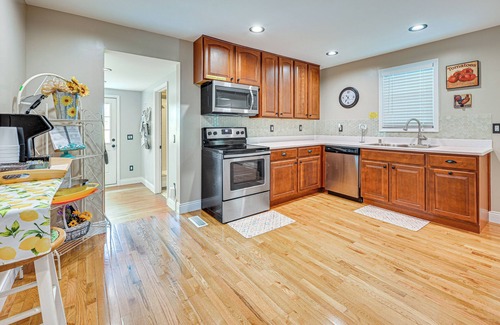 Murray House | Peaceful Murray Home ~ 8 Mi to Kentucky Lake!