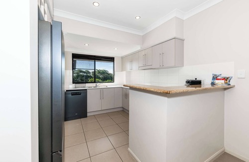 West End Apartment | Peaceful on Percy Sum