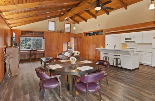 Camarillo House | PEACEFUL ONE BEDROOM GUEST HOUSE ON A RANCH