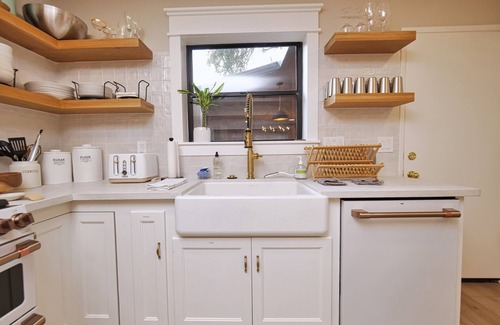 Sutter Creek Cabin | Peaceful pet & family friendly MotherLode Cabin - steps to historic Sutter Creek