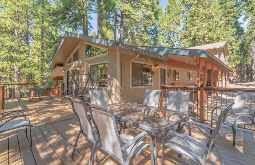 Dorrington House | Peaceful Pinecone