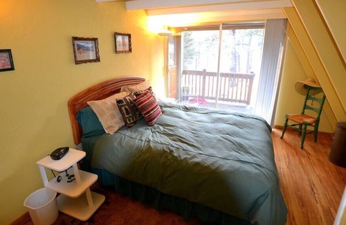 Carriage Hills Cabin | Peaceful Pines Cabin - 2 bedroom A Frame cabin