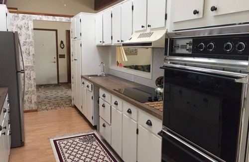 Hart House | Peaceful, private setting on a beautiful lake. Just added central A/C and Wi-Fi