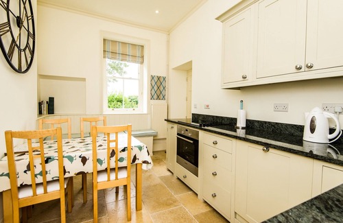 Ross-on-Wye Apartment | Peaceful Quality 2 bedroom/2 bathrooms Country House Apartment:beautiful garden