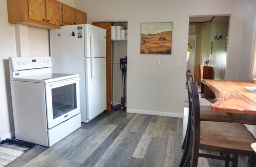 Spangler House | Peaceful retreat in the woods | 3br | King bed