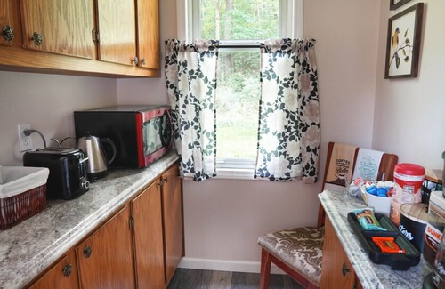 Spangler House | Peaceful retreat in the woods | 3br | King bed