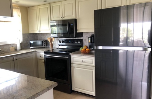 Naples Condo | Peaceful retreat convenient to 5th Ave Downtown Naples, Tin City & the beach!