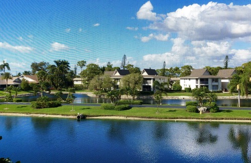 Naples Condo | Peaceful retreat convenient to 5th Ave Downtown Naples, Tin City & the beach!