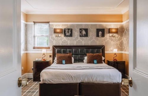 Ipswich Hotel | Peaceful Retreat with Swimming Pool & Sauna Near Town Centre