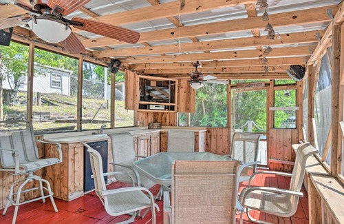 Satsuma House | Peaceful Satsuma Escape with Dunns Creek Access