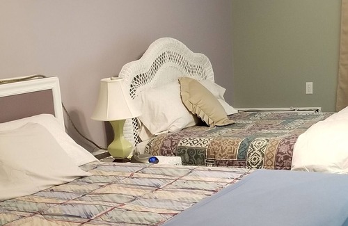 Buford House | Peaceful, spacious, private getaway for ALL seasons!