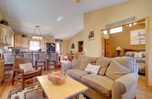 Sylva Cabin | Peaceful Sylva Cabin w/ Mtn Views & Creek!