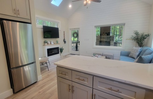 Rutherfordton House | Peaceful Vibe, Modern Cabin - 10 mins from Tryon International Equestrian Center