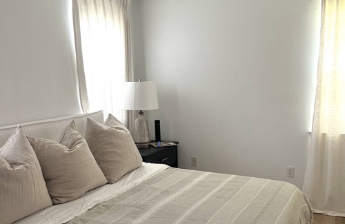 Lillian House | Peaceful waterfront getaway !!