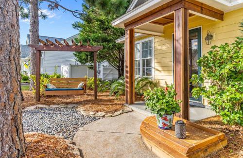 Myrtle Grove House | Peaceful Wilmington Home Near Beach and Downtown!