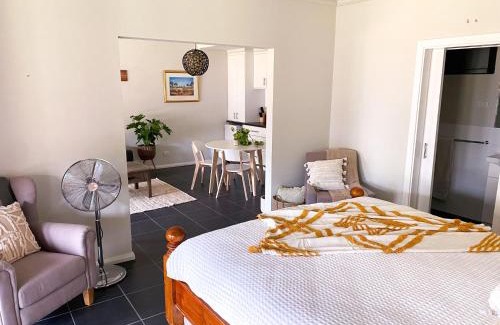 Bow Bridge Ski Chalet | Peacehaven Chalet on the Irwin Inlet