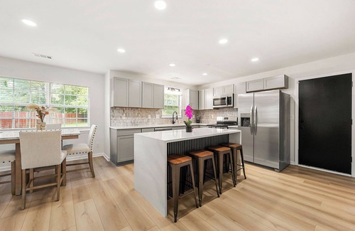 Sandtown House | Peach City Oasis Atl near Aquarium, Truist Park